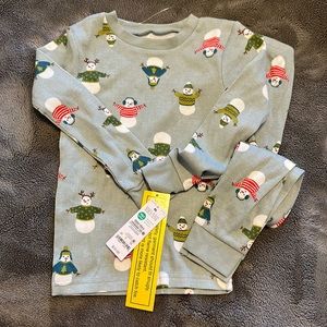 Adorable new with tags carters snowman pajamas size 4t!